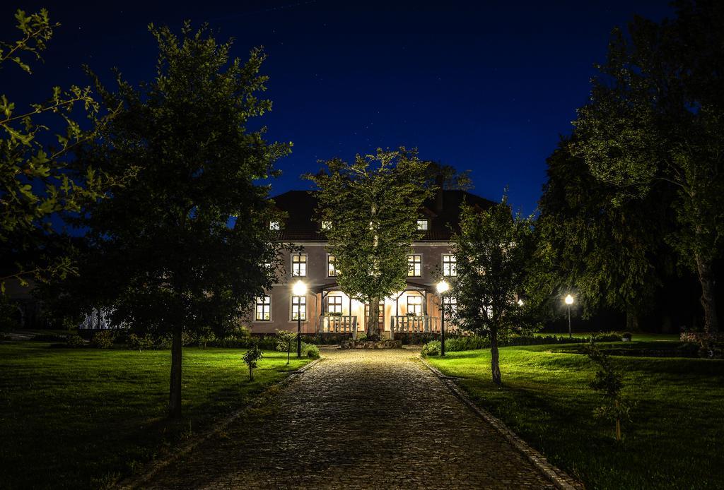 Palac Plocko Hotel Exterior photo
